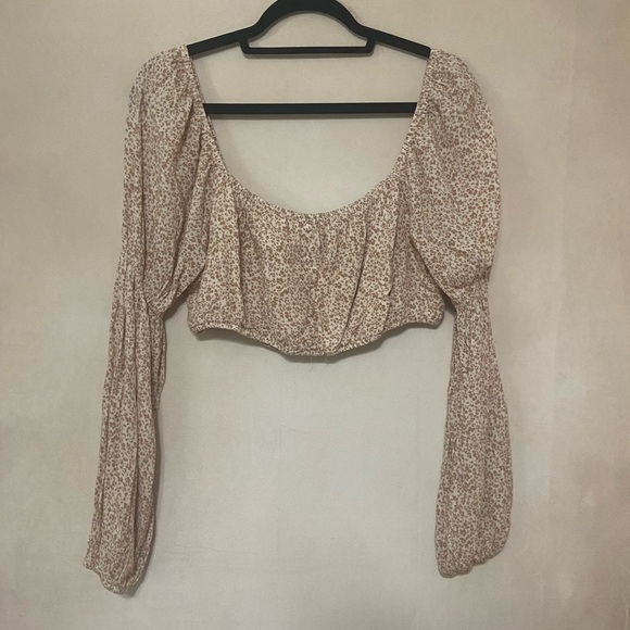 Lelis LIKE NEW micro floral print long sleeve smocked button crop top size L - Picture 2 of 6